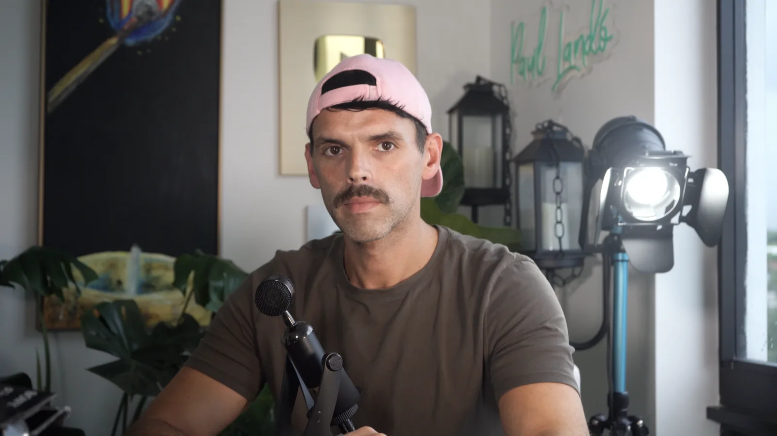 Paul Landó en su estudio